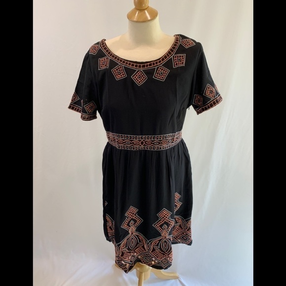 Ella Moon Global Inspired Black Embroidered Geometric Dress With Pockets - Picture 1 of 10
